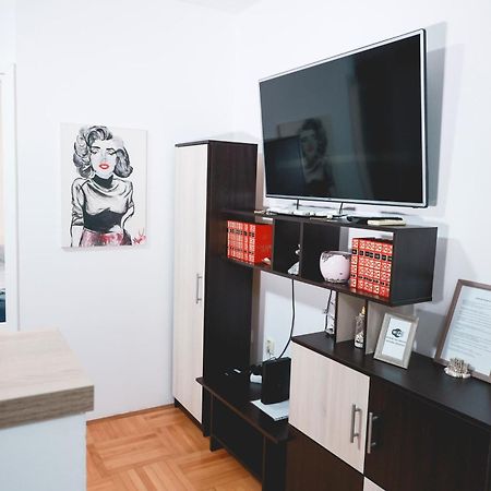 Lucasa Daire Subotica Dış mekan fotoğraf
